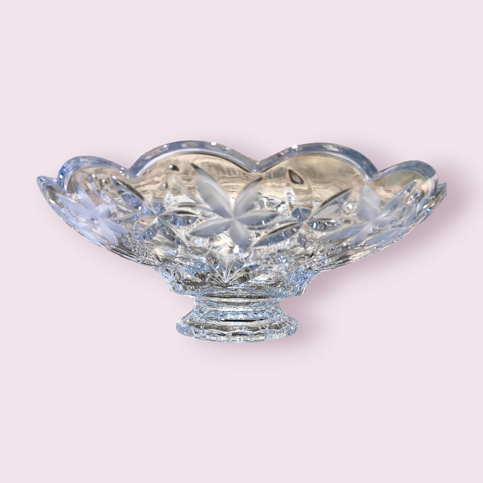 Vintage Mikasa Crystal Centerpiece Bowl With Floral Design. Stunning Clarity