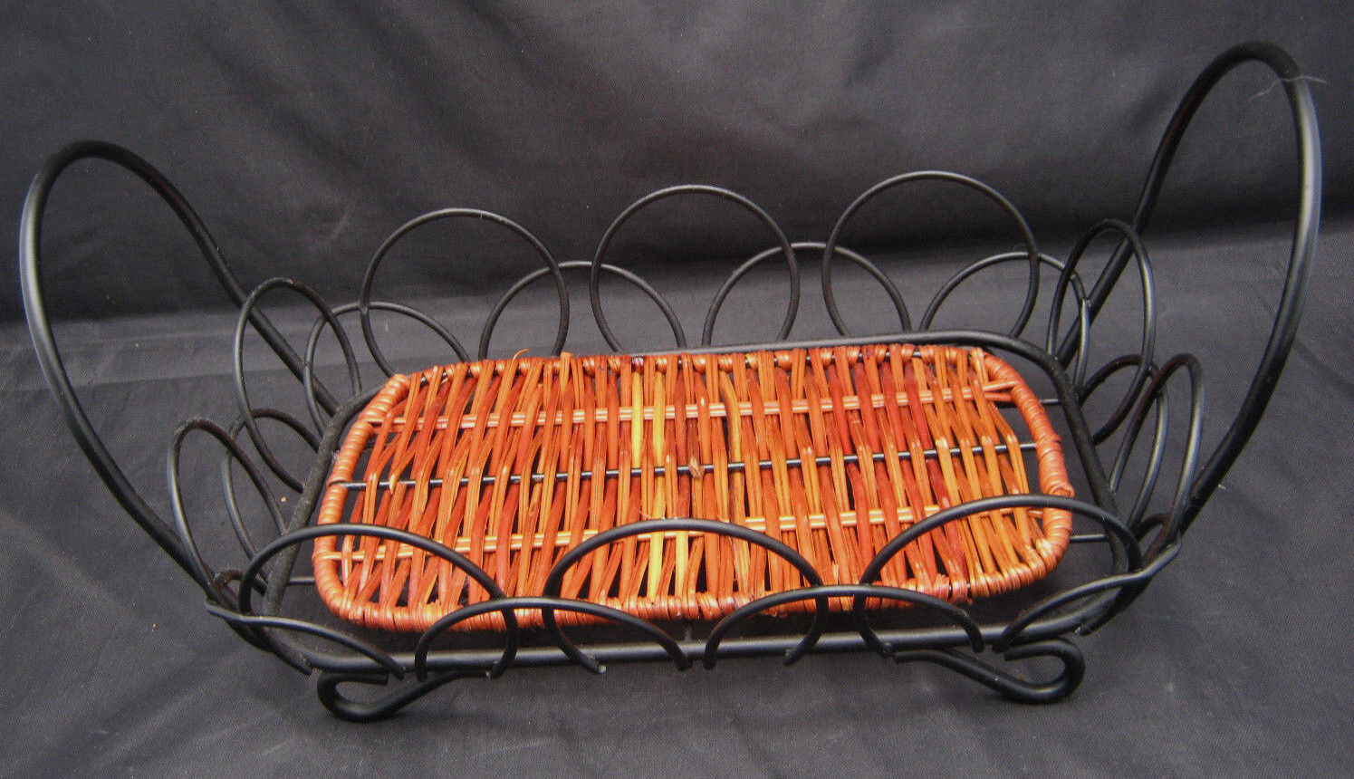 Temp Tations Black Wire Basket Grass Trivet ONLY for 8.25\