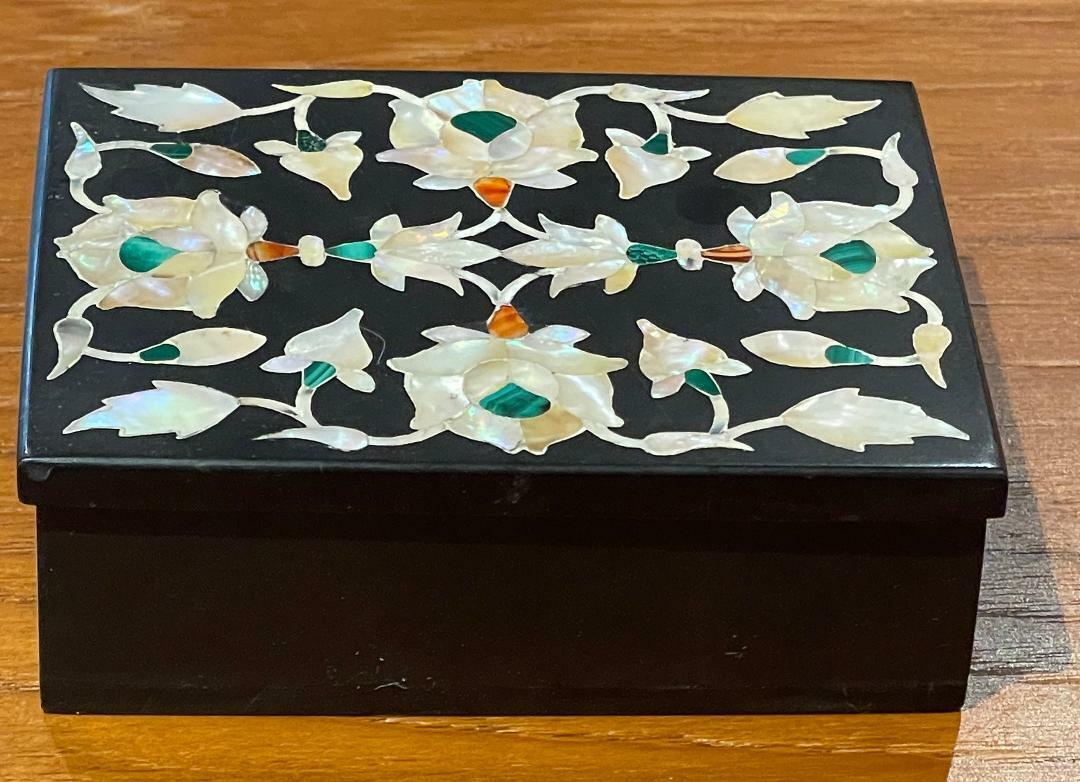 Mughal Rajasthani Black Marble Inlay Jewel Trinket Box Pietra Dura India Domino