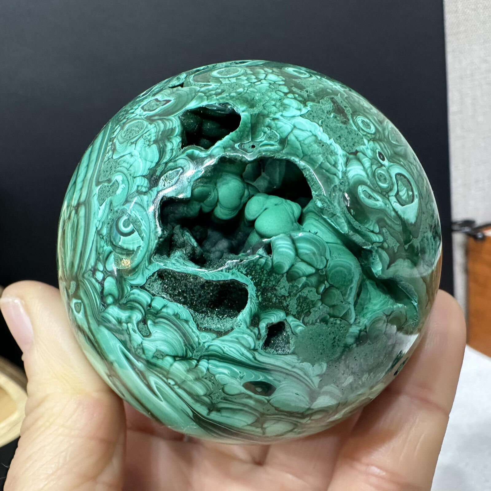 550g top Natural Malachite Quartz Carved polished Sphere skull Reiki healing gem