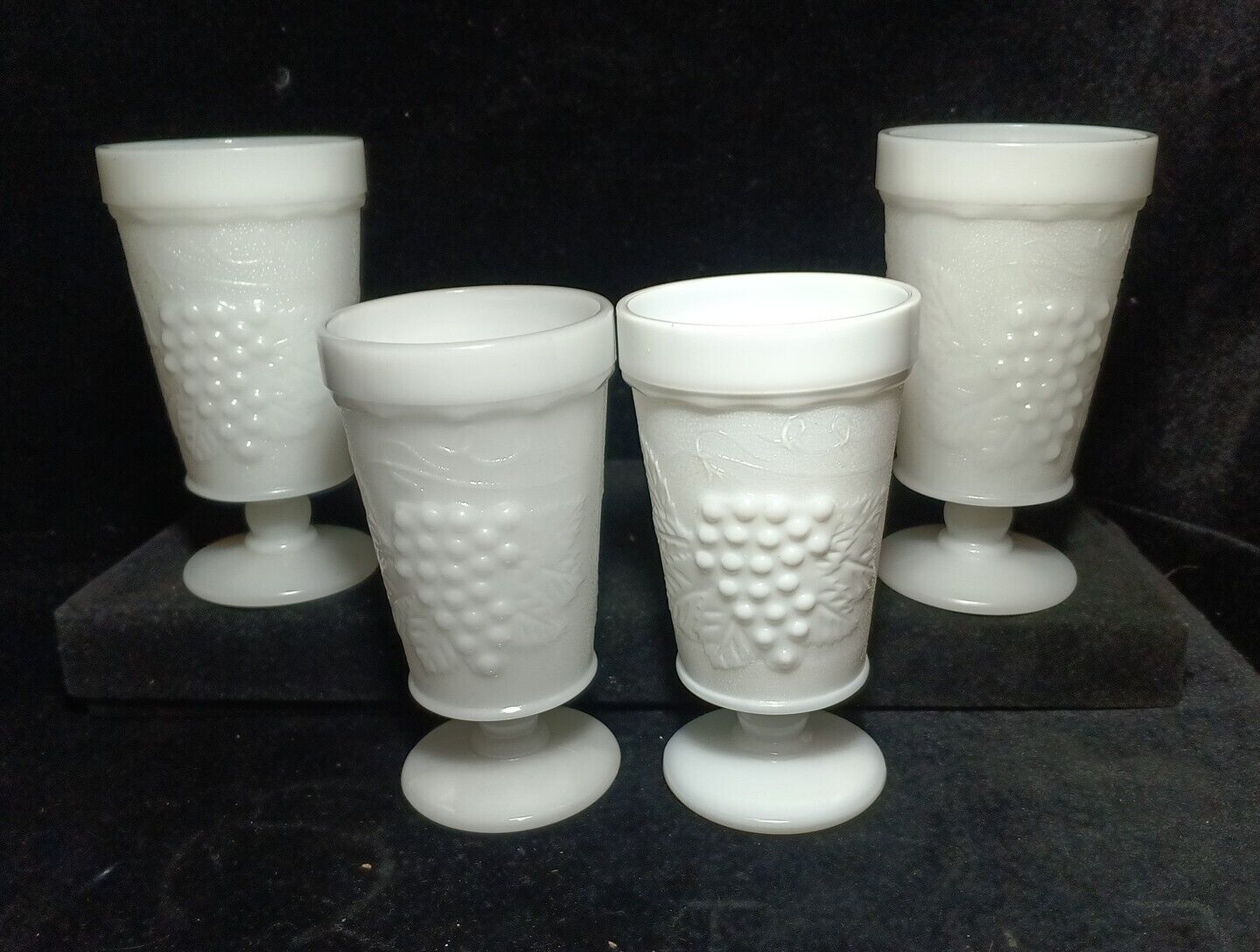 4White Milk Glass Footed Goblet Glass Tumbler Grapes & Leaves Pattern 5.5\