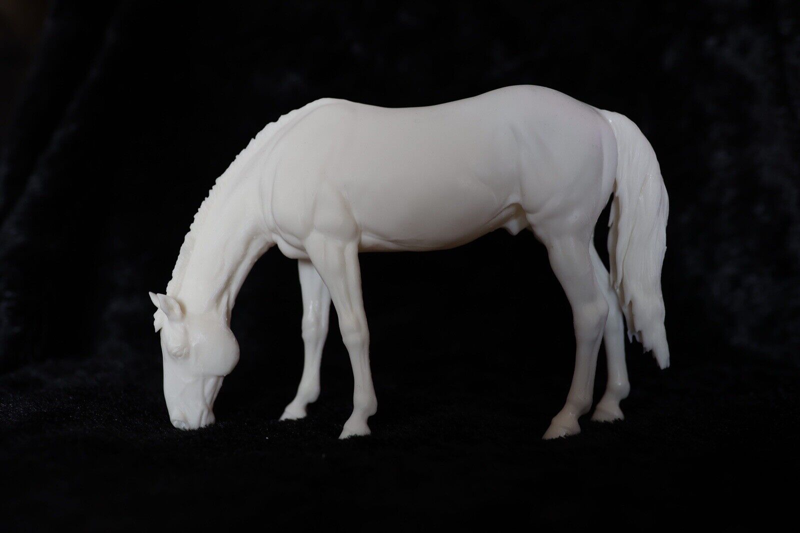 Breyer 1/9 scale traditional Grazing resin horse White Ready To Paint