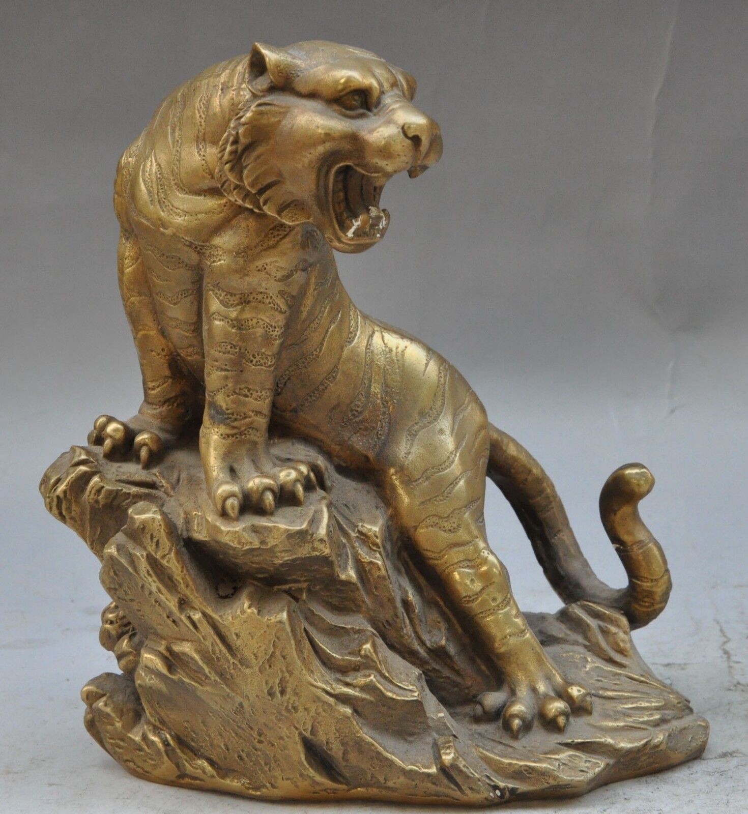 China brass fengshui animal wild Ferocious tiger Roar Uphill tigers lucky statue