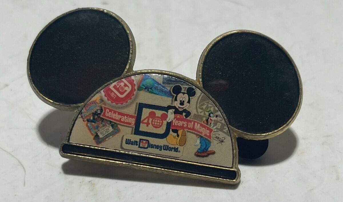 2011 Walt Disney World 40 YEARS MICKEY MOUSE COLLECTOR TRADING PIN