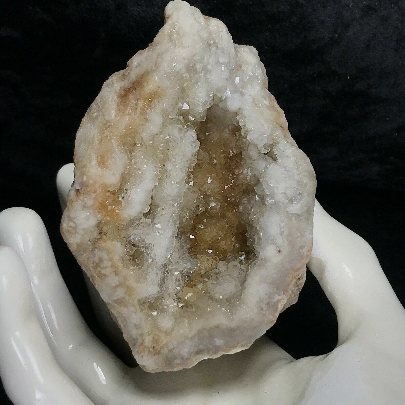 260g  Natural Geode Quartz Crystal Cluster Citrine Color Kentucky