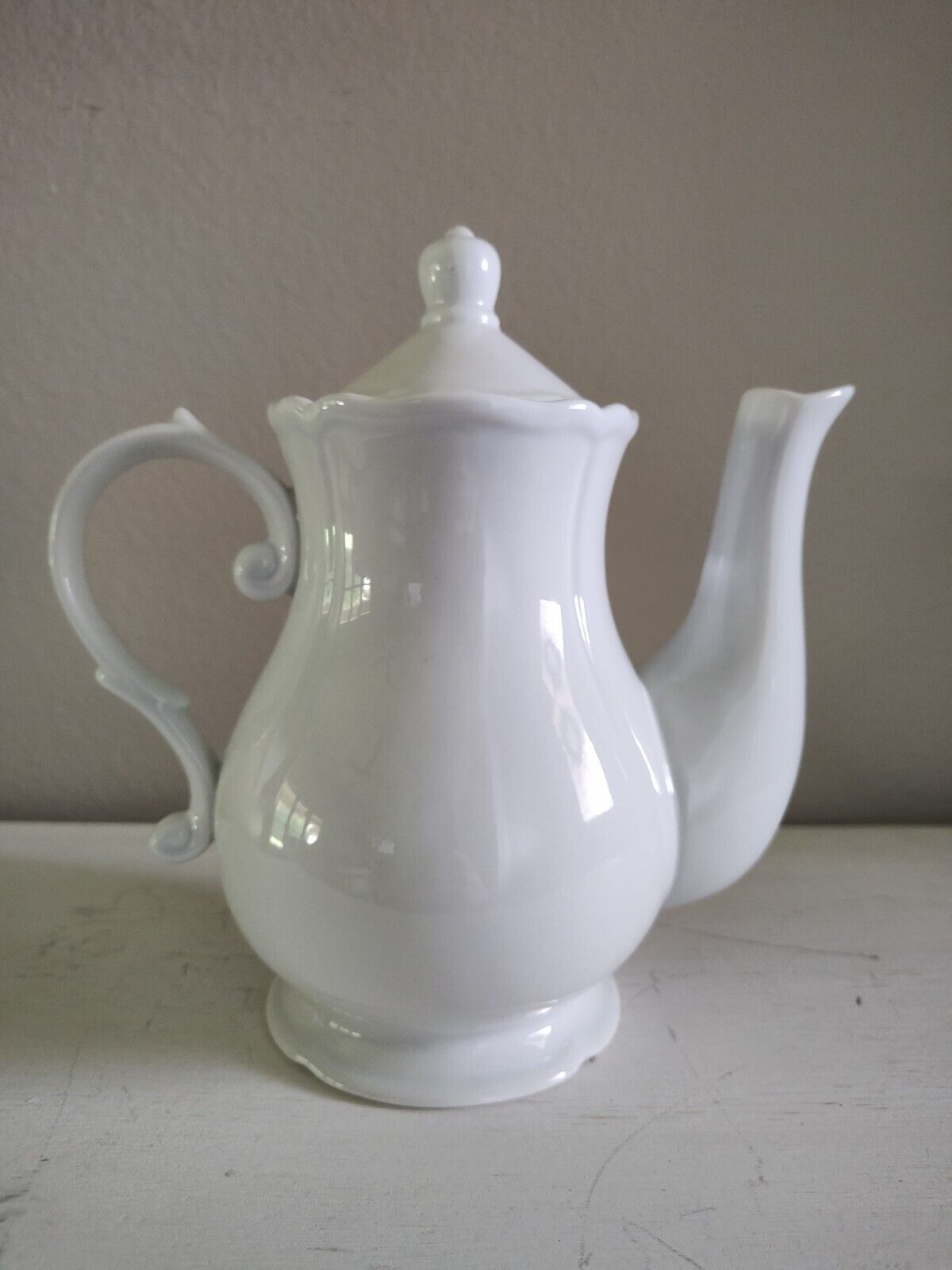 White Porcelain Teapot /Coffee Pot 30 oz