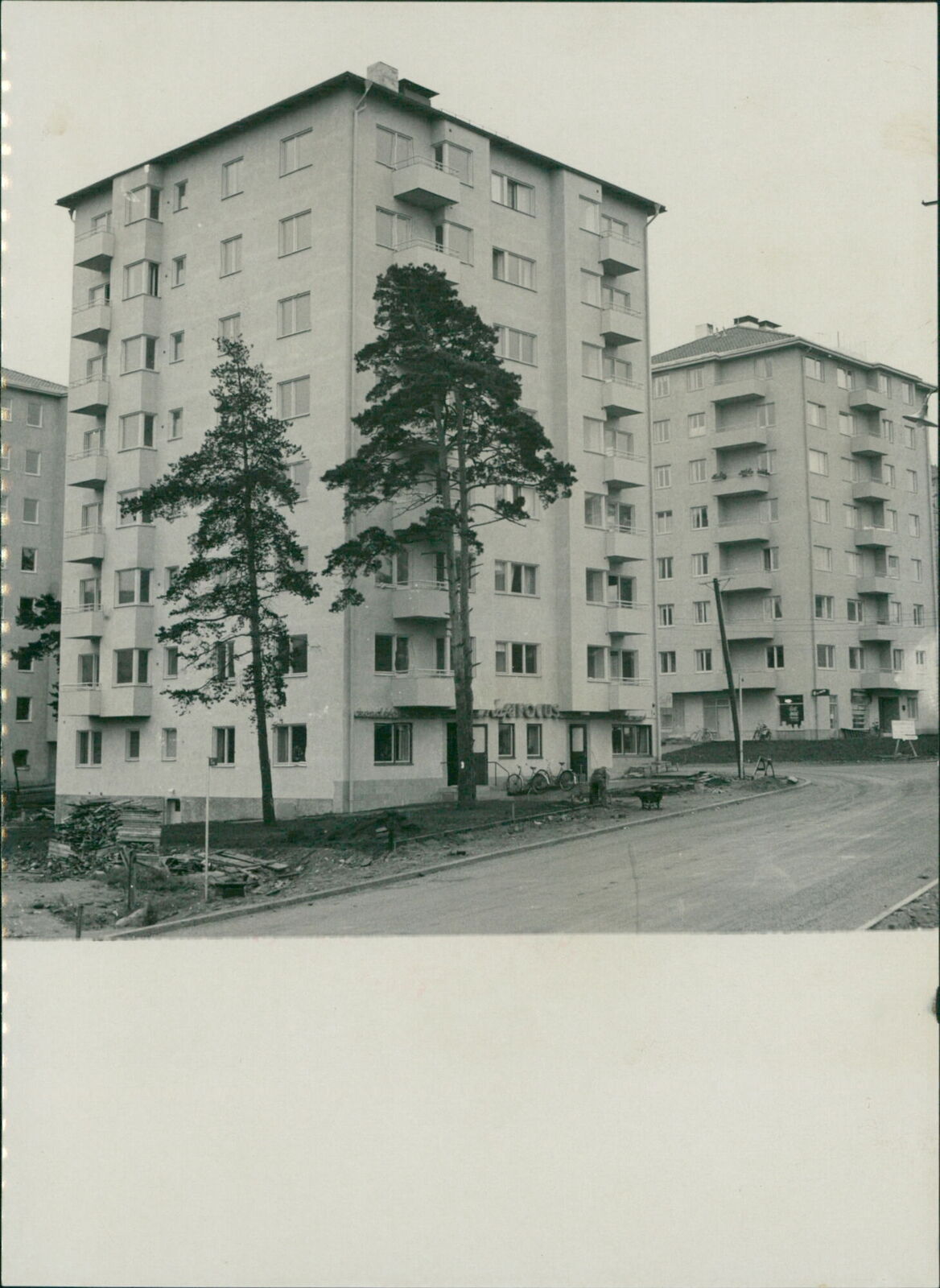 The new building at Johanneshov. - Vintage Photograph 2312613