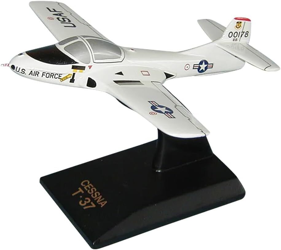 USAF Cessna T-37 Tweet Trainer Desk Top Display Jet Model 1/48 SC Airplane New
