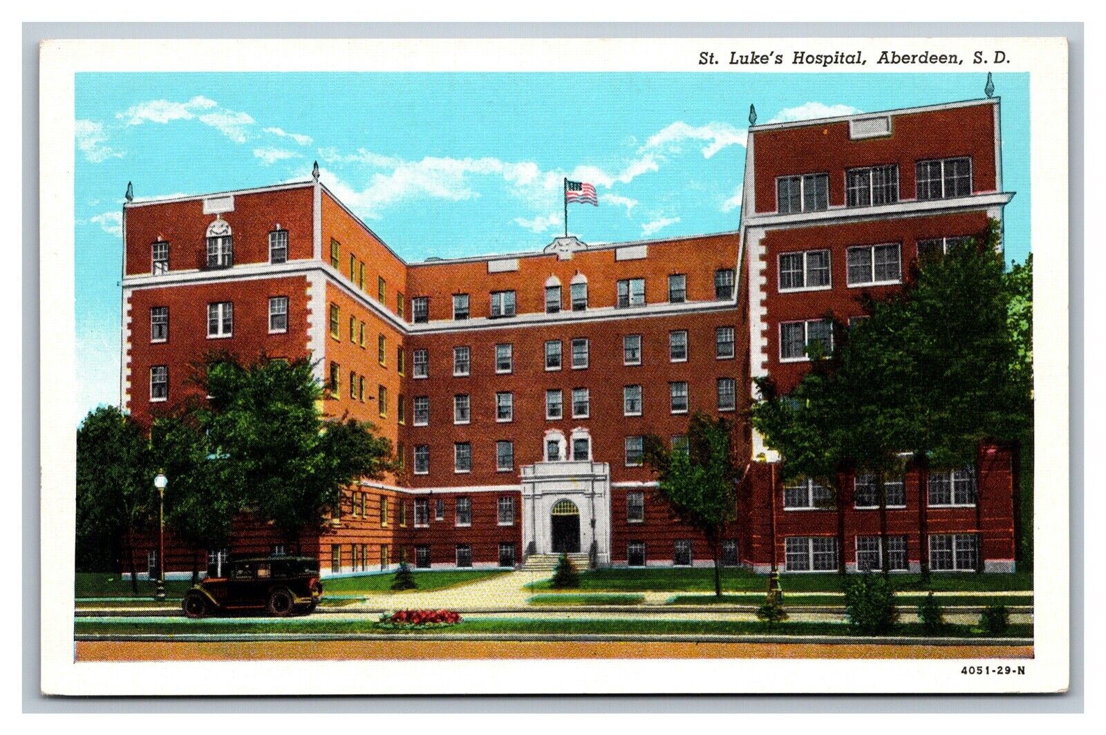 Aberdeen, SD South Dakota, St. Luke\'s Hospital, Linen Postcard 