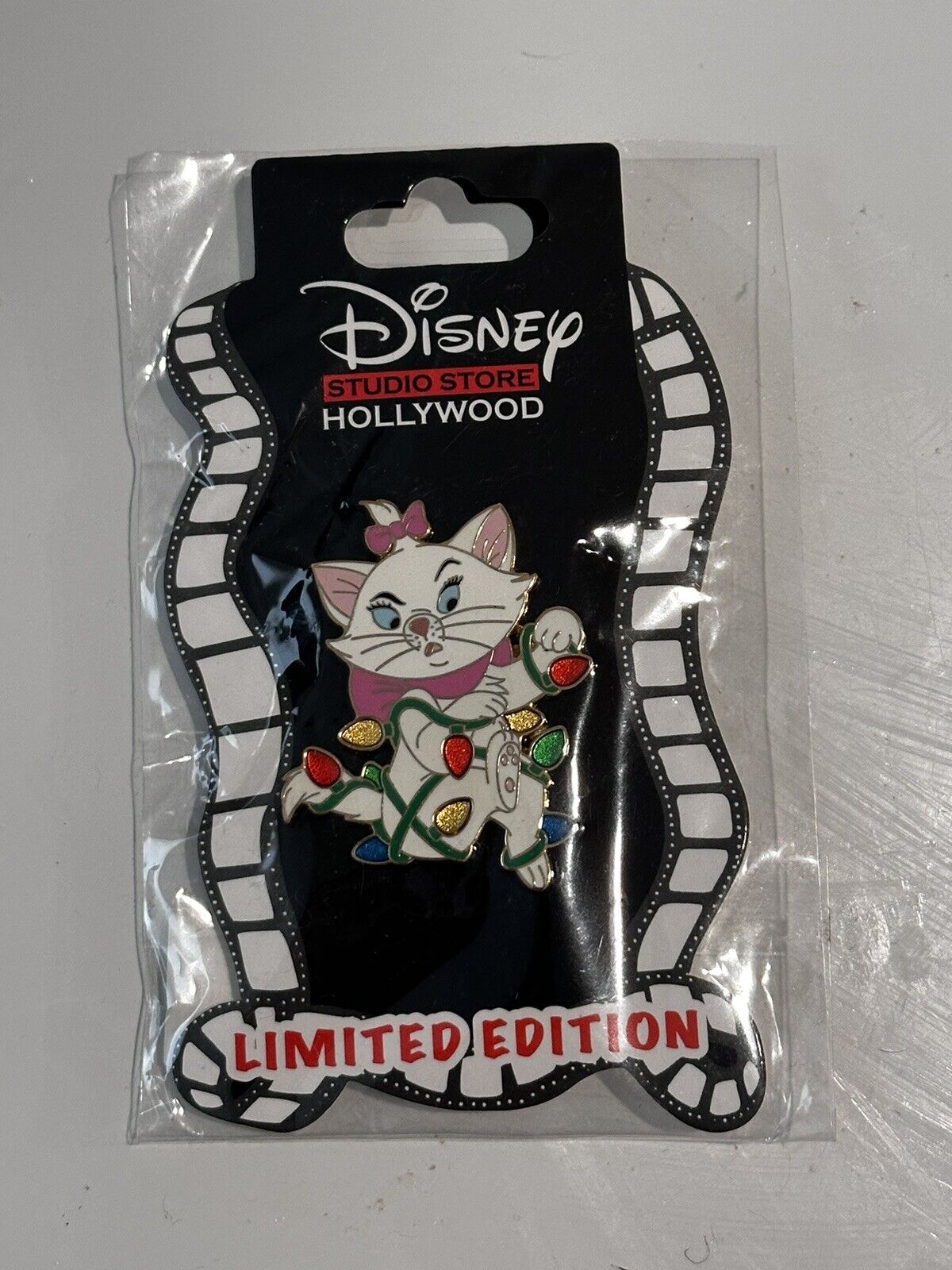Disney Marie Aristocats DSSH LE 300 Holiday Christmas Lights Pin