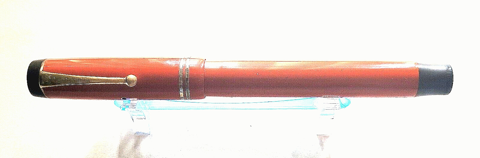 PARKER DUOFOLD SENIOR LUCKY CURVE CORAL RED TWO BAND  FOUNTAIN PEN. VERY NICE.