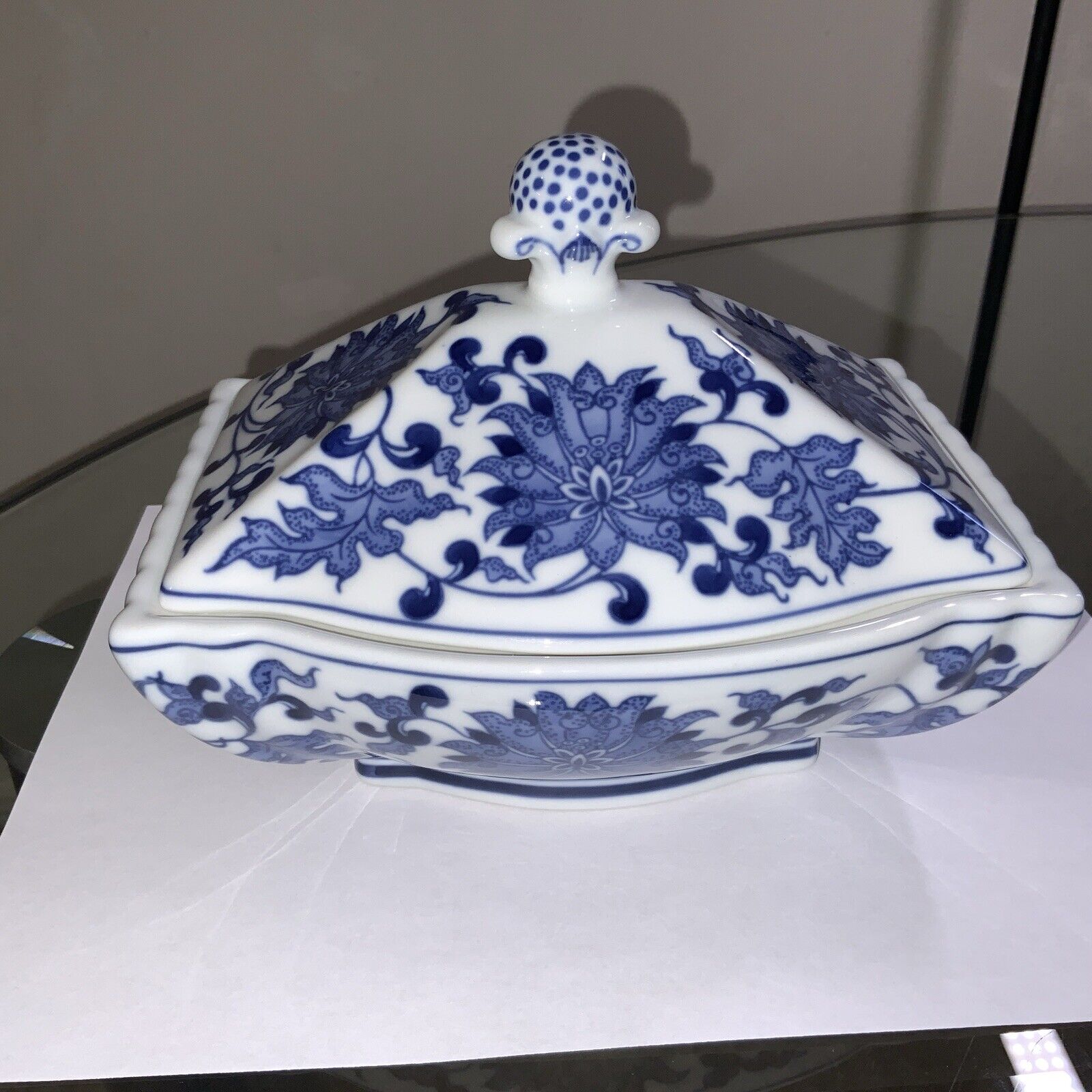 VINTAGE BOMBAY BLUE AND WHITE PORCELAIN DISH WITH LID - WHITE WITH BLUE FLORAL