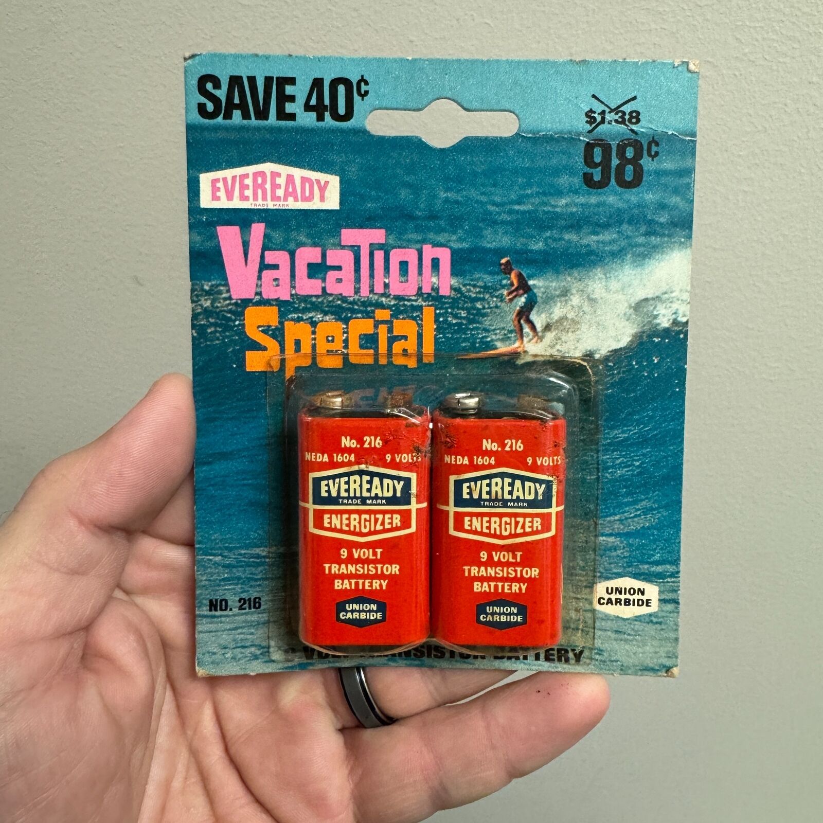 VTG c.1960s Eveready 9 Volt Batteries Vacation Special Packaging w/ Surfer
