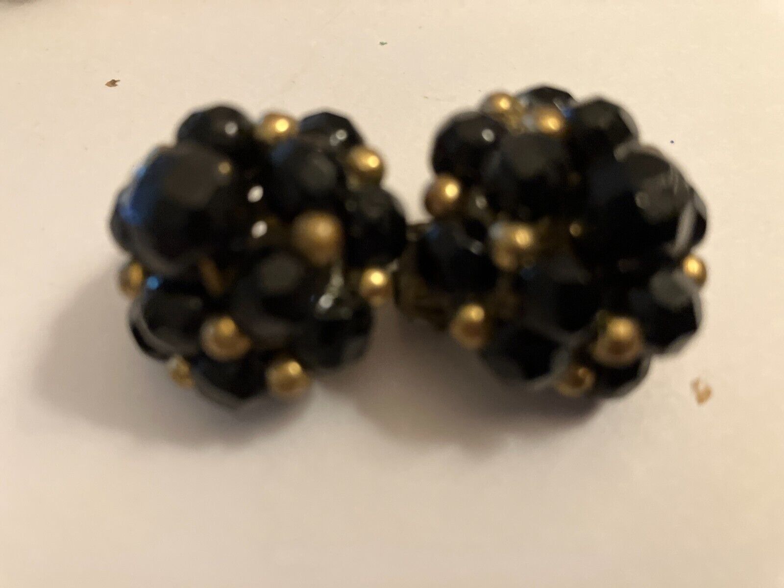 vintage estate  black and gold tone   cluster  bead clip on earrings