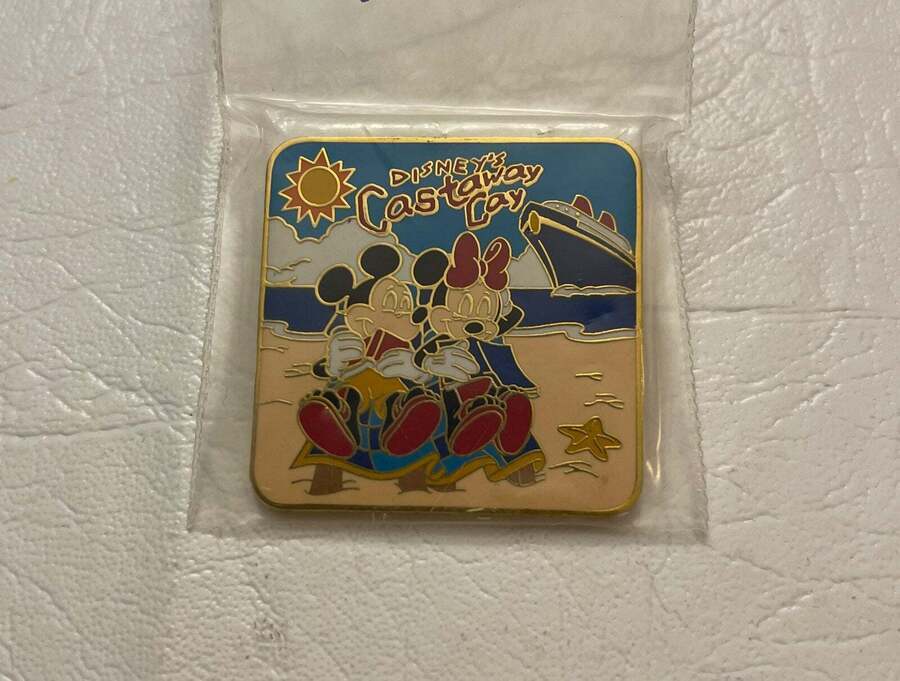 DCL Castaway Cay Mickey and Minnie Pin