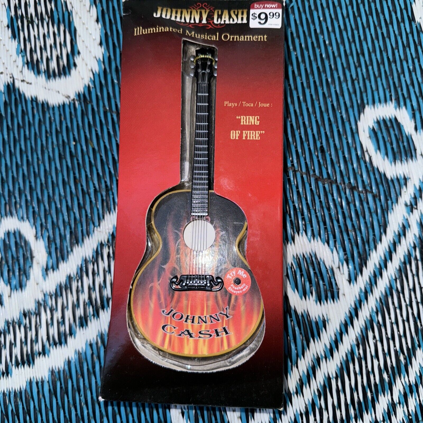 Johnny Cash Illuminated Guitar Musical Ornament Plays Ring Of Fire 2013 NEW