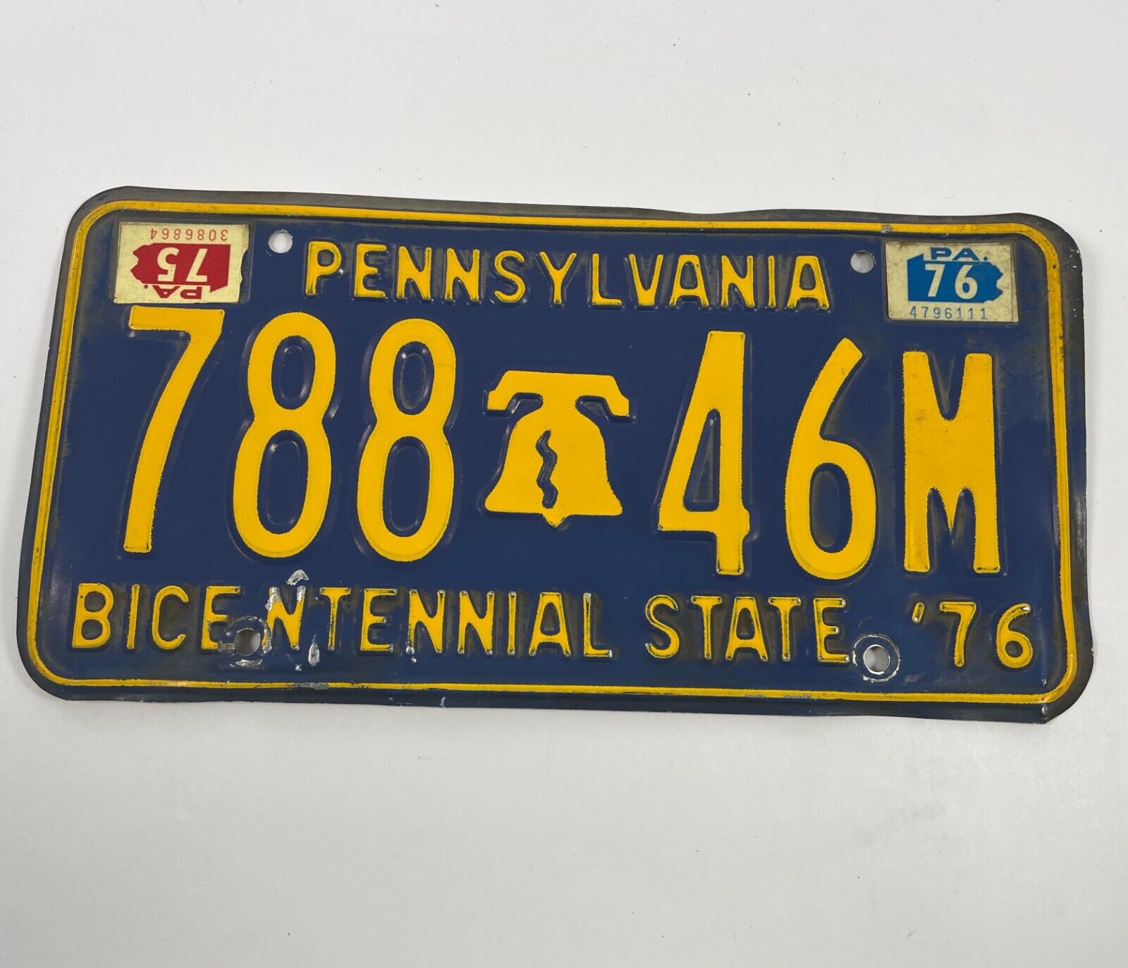 1976 Pennsylvania License Plate Bicentennial Liberty Bell Vintage 1975 788 46M