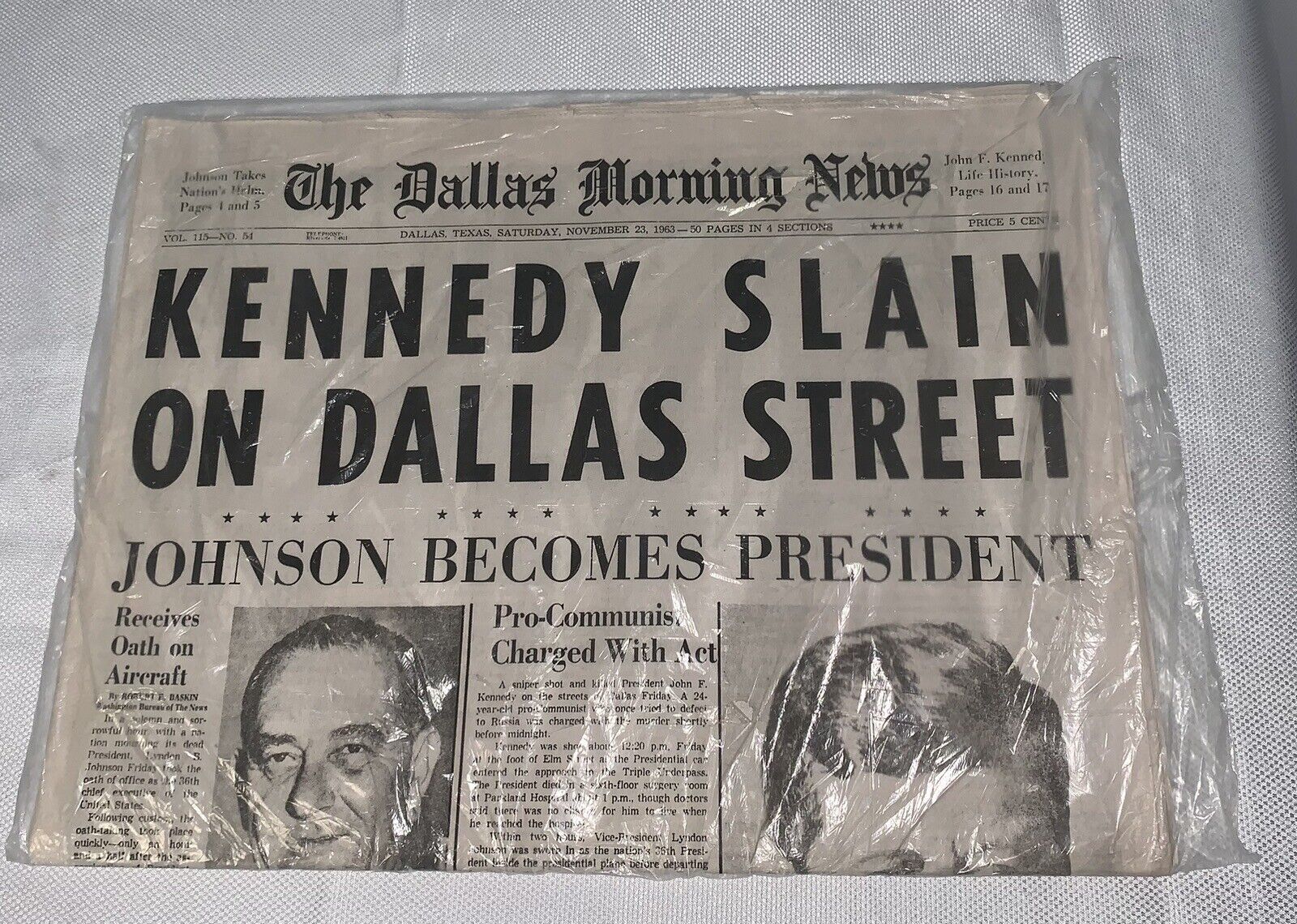 H4 PRESIDENT KENNEDY SLAIN ASSASSINATED OSWALD CHARGED W/MURDER DALLAS NEWSPAPER