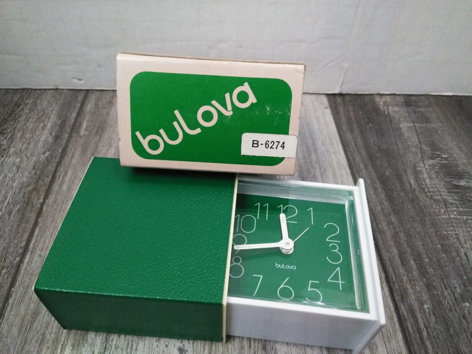 Vtg. Bulova GREEN  Travel Alarm Clock MODEL #B-6274 W/ BOX  MADE IN JAPAN
