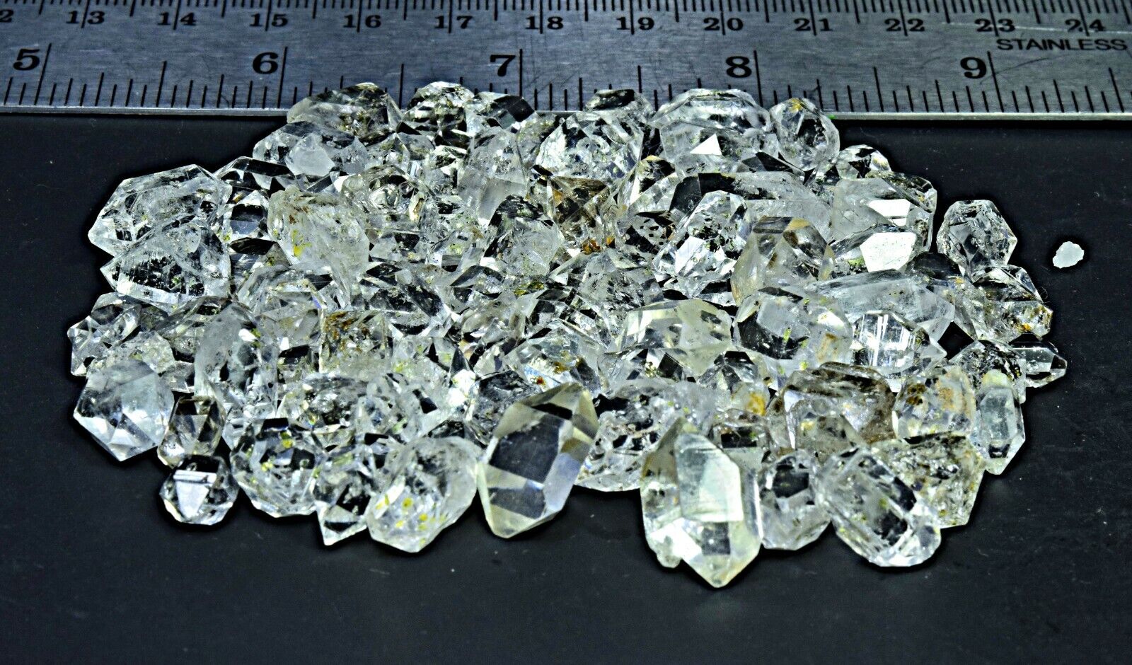 334 Carat  Fluorescent Diamond Crystal From Baluchistan  Pakistan     