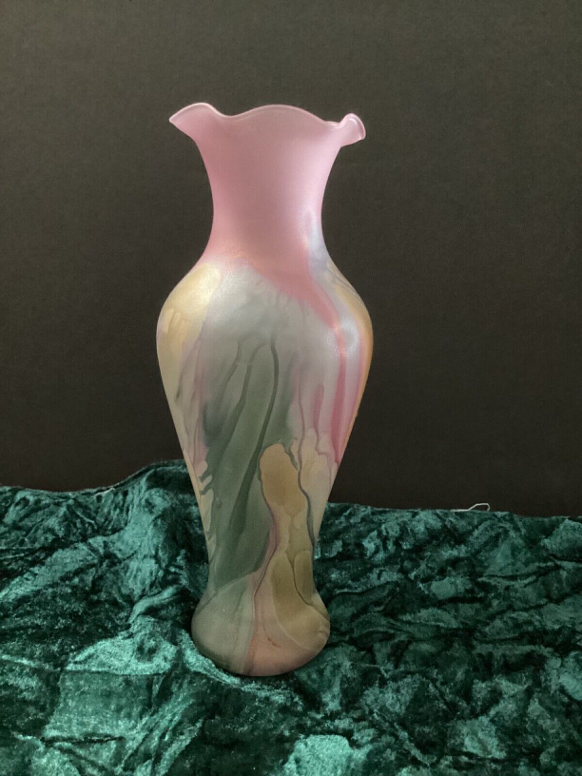 Rueven Glass Nouveau Art Glass Vase ruffle edge 8”