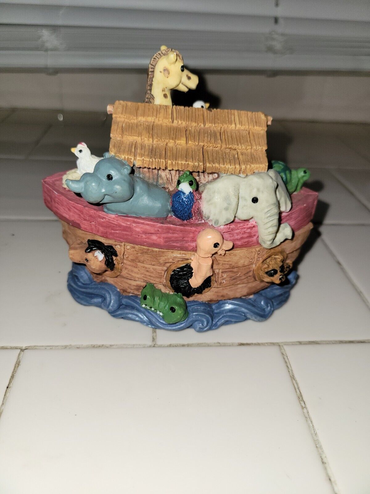 Noah\'s Ark Trinket Keepsake Figurine With Removable Lid