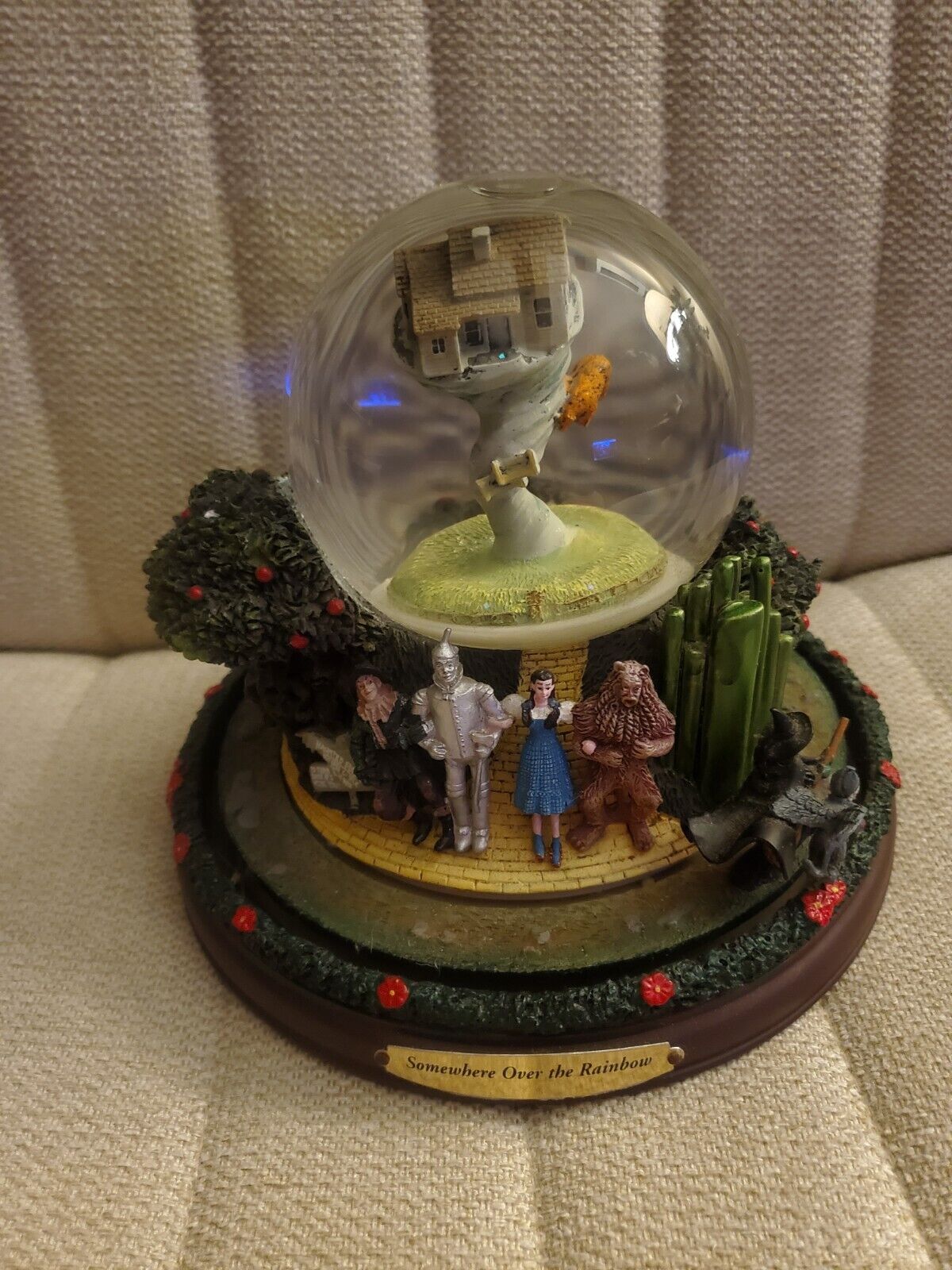 Bradford Exchange Wizard of Oz Handcrafted Musical Spinning Glitter Snow Globe