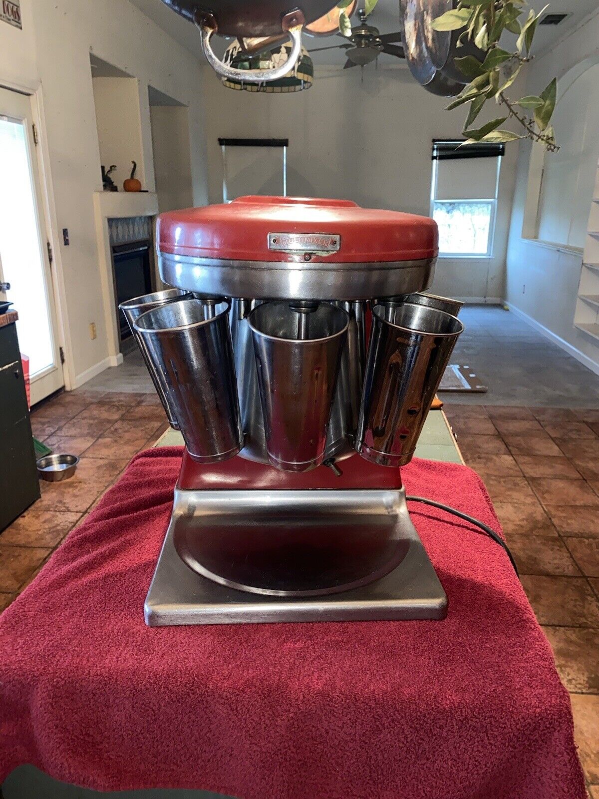 1950’s-1960’s Multi mixer Milkshake Machine, Still Turns On. Full Set Of Cups