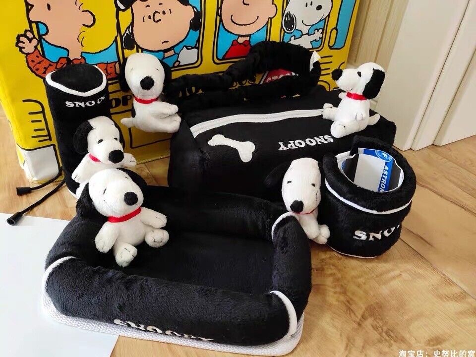 New peanuts Snoopy 5-pc Car Accessories Cup, Tissue Box, Misc Holder, Gear Cover
