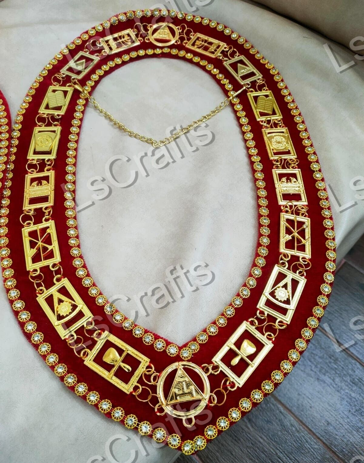Masonic DELUXE ROYAL ARCH MARK MASTER Metal Chain Collar RED Backing