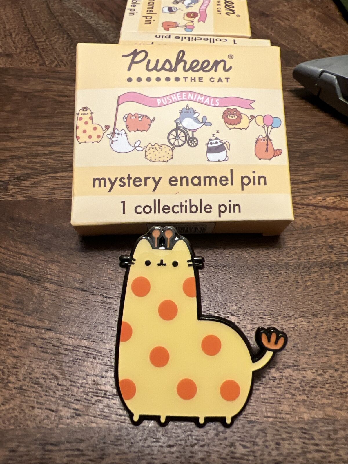Pusheen Pusheenimals GIRAFFE Enamel Metal PIN NEW Mystery Cat 