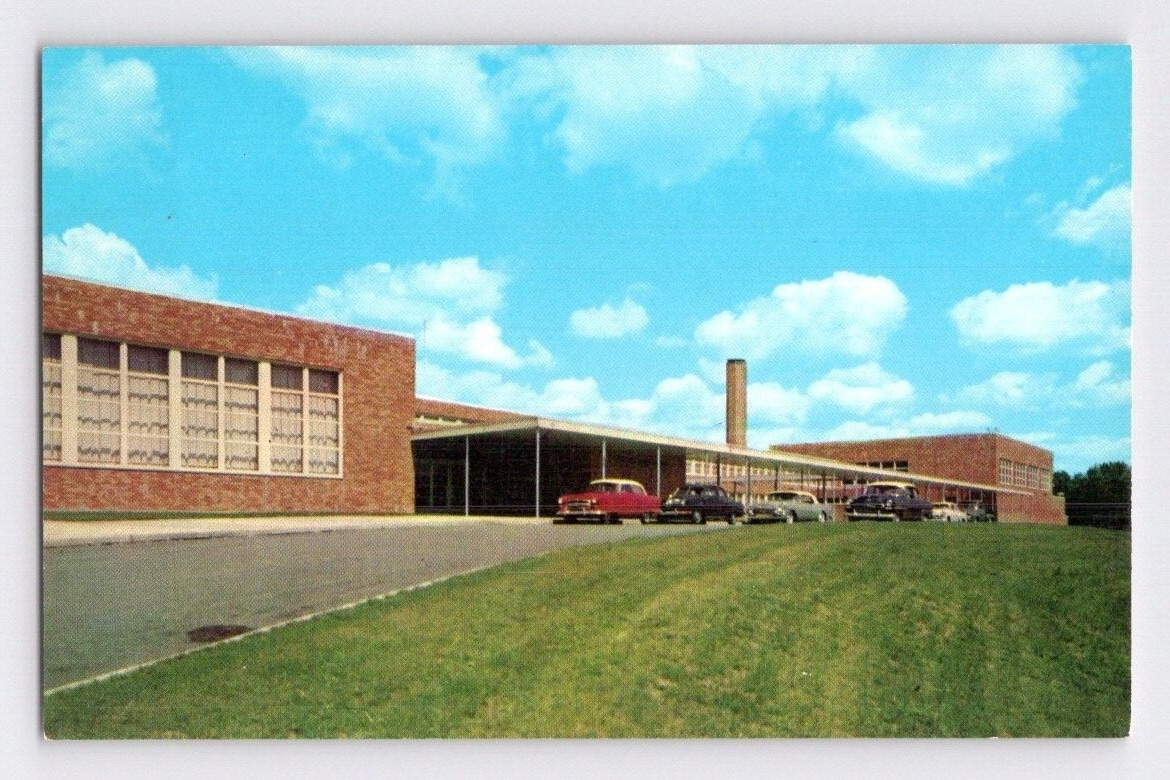 1950\'S. LAKELAND HIGH SCHOOL, NY. POSTCARD. HH20
