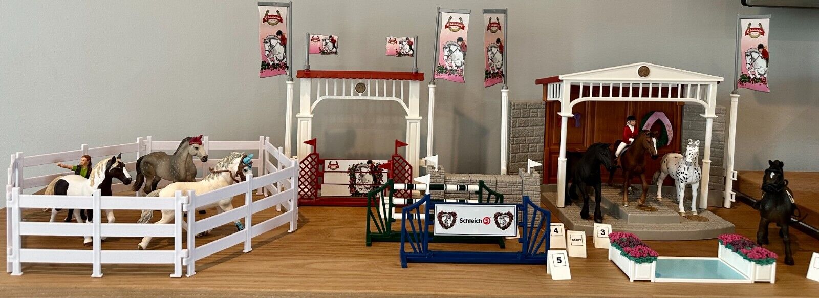 Schleich Horse Show Set with Ring and Trailer