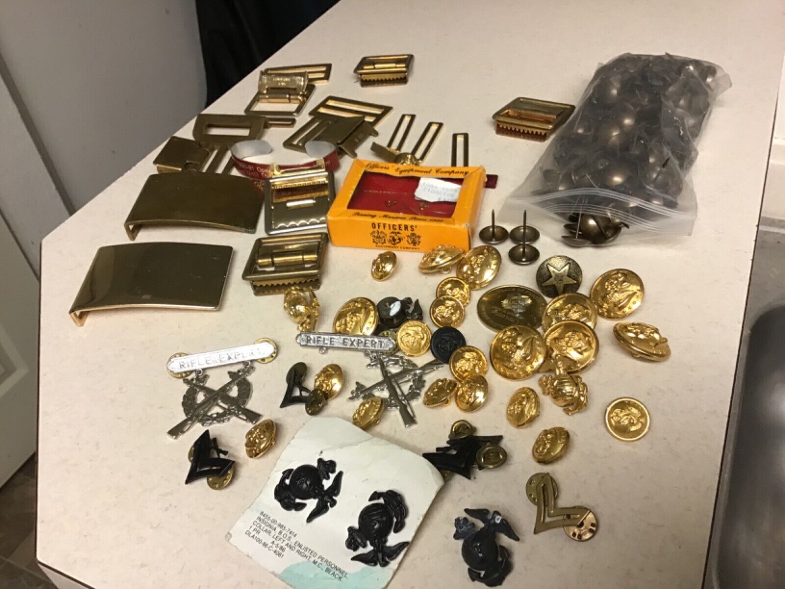 Lot of Vintage United States Marine Corp Items Buttons Buckles Tacks Insignia