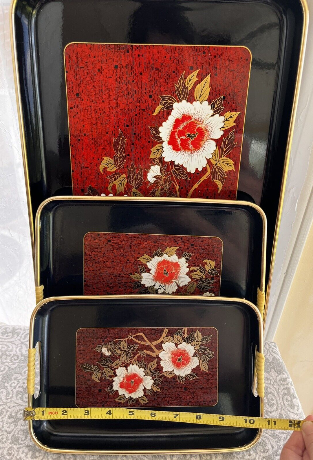 Toyo Japanese Serving Trays Lacquer Ware Floral Set of 3, Black, Red, and Gold