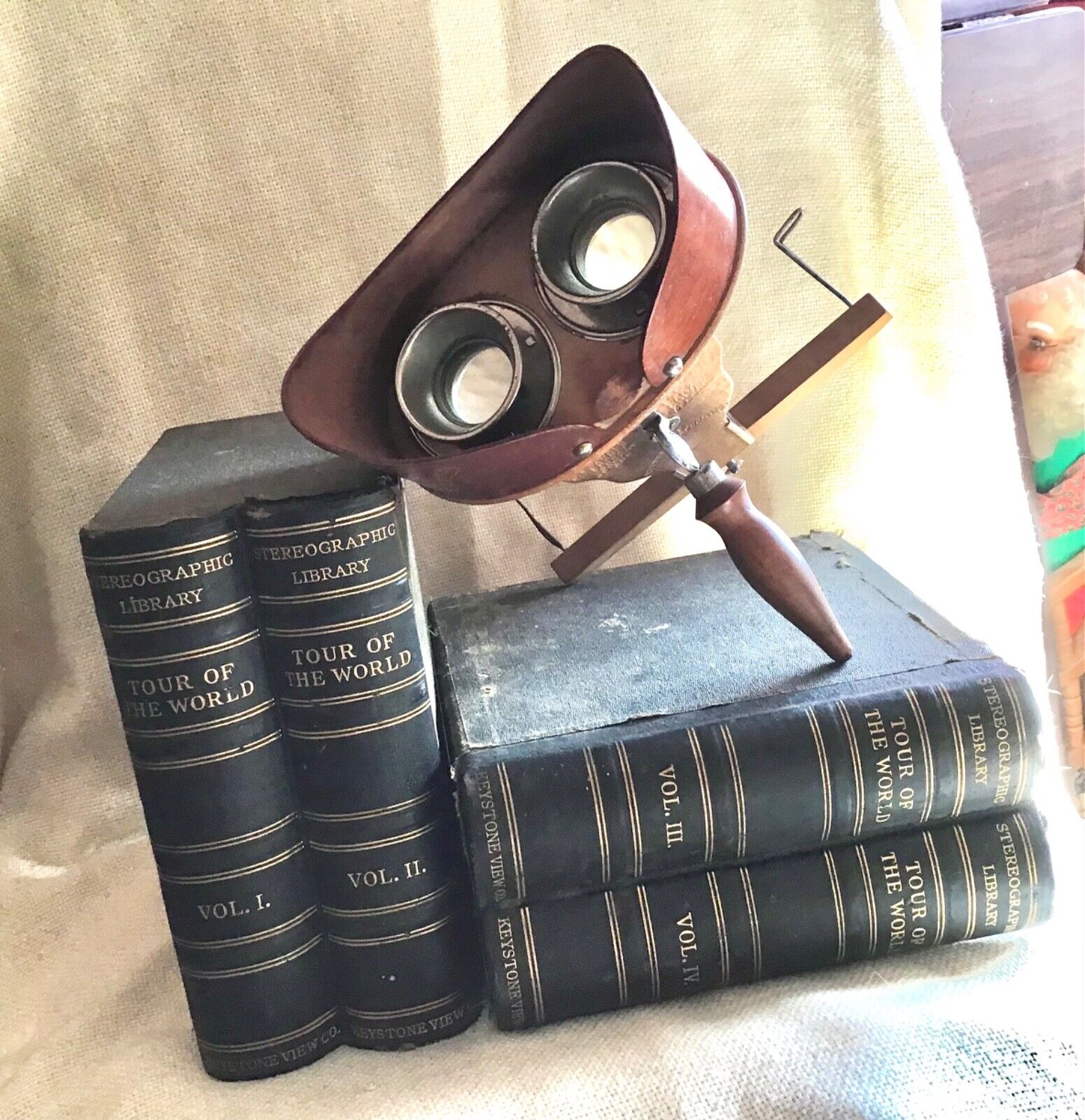 Vintage Stereo Graphoscope with Graphic Library Vol I - IV (Tour of World)