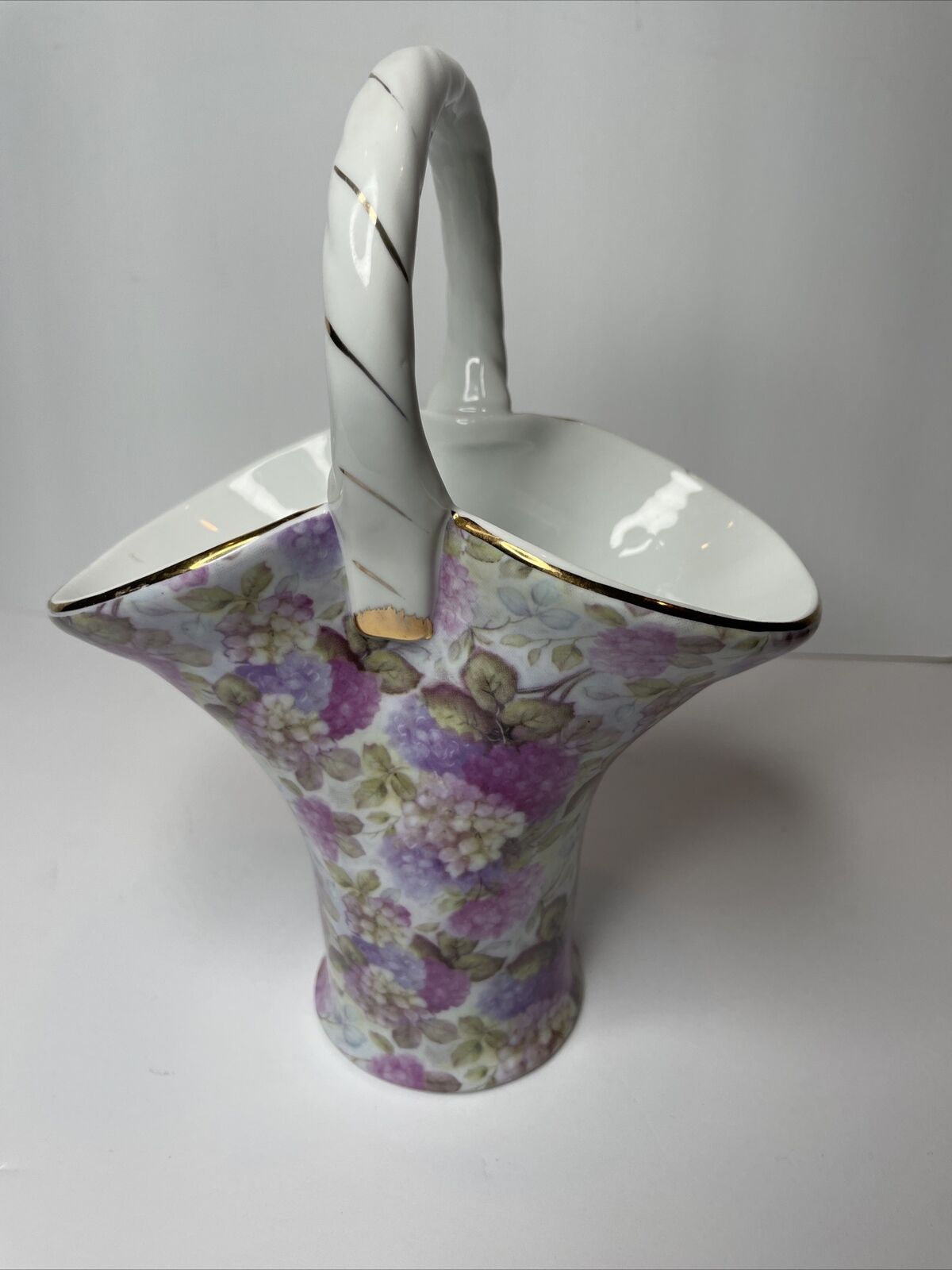Summer Basket Floral Hydrangea Purple Vintage Ceramic Formalities By Baum Bros.