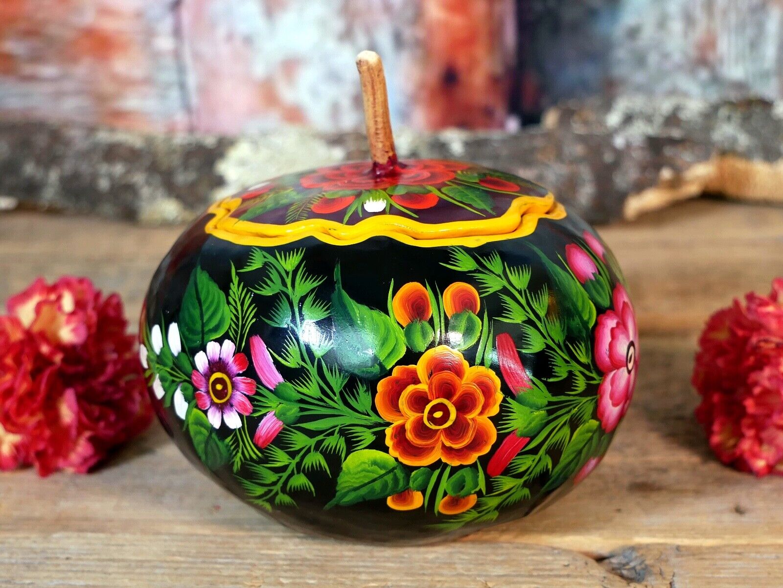#24 Box Lacquer Gourd Hand Painted Flowers Handmade Olinalá Mexican Folk Art Med