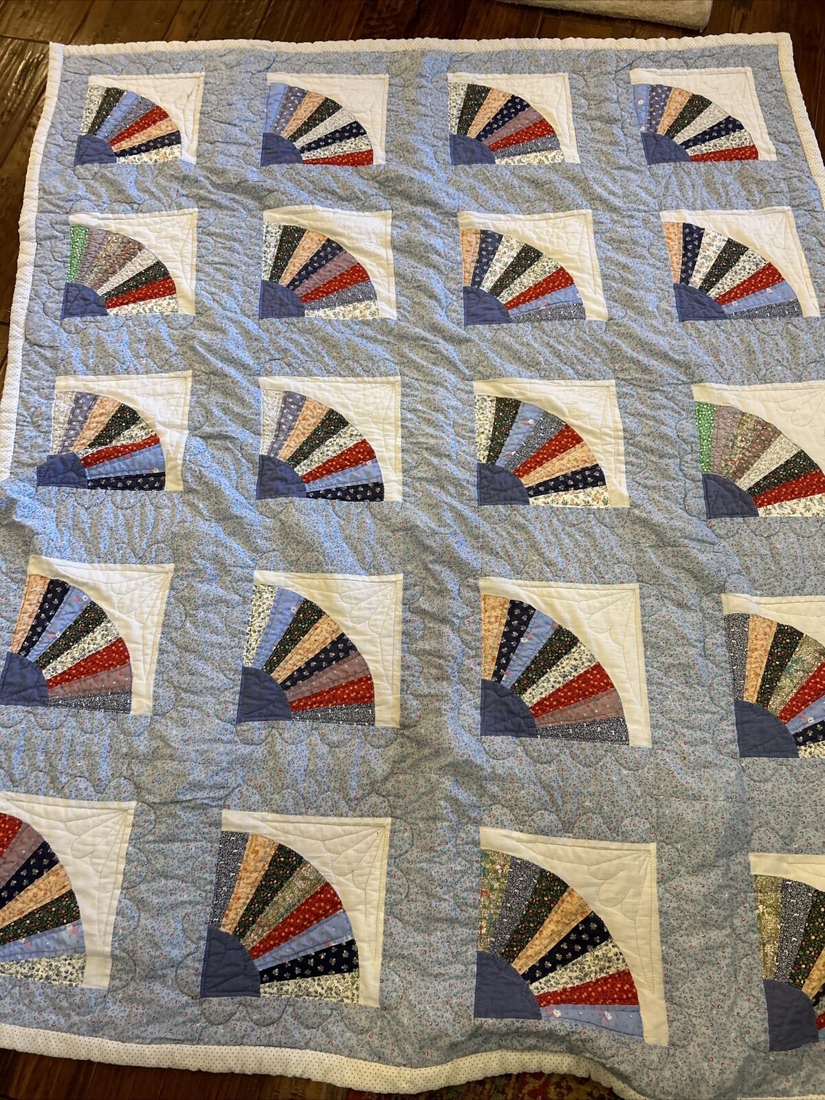 VINTAGE COUNTRY FARMHOUSE GRANDMOTHER FANCY FANS WILDFLOWER MEADOW QUILT