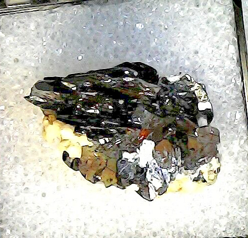 Hematite, Rutile, Cavradi Throat, Grischun, Switzerland OLD STOCK Y28