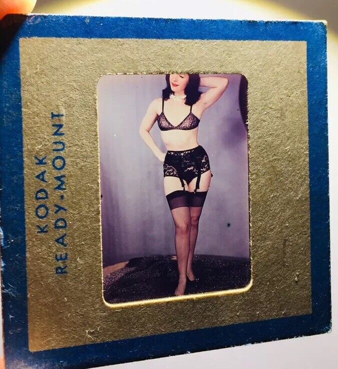 Vtg 50’s BETTIE PAGE Unpublished Camera Club Nylon Pinup 35MM TRANSPARENCY SLIDE