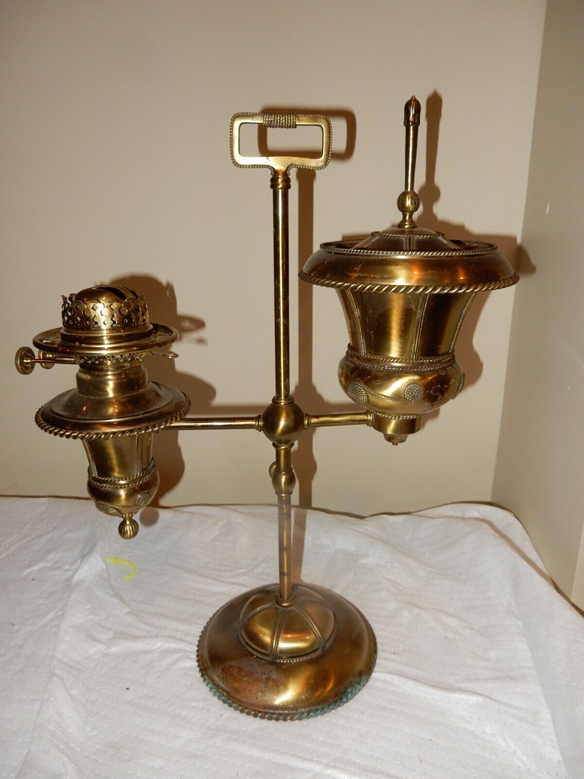 RARE DECORATED  B & H KEROENE OIL BRASS  PARLOR TABLE STUDENT LAMP--P & A Burner