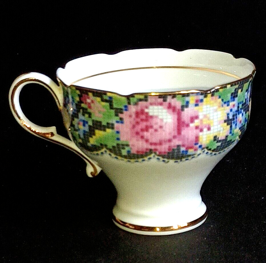 PARAGON GINGHAM ROSE DOUBLE Hall Footed Porcelain Tea Cup 24K Trim
