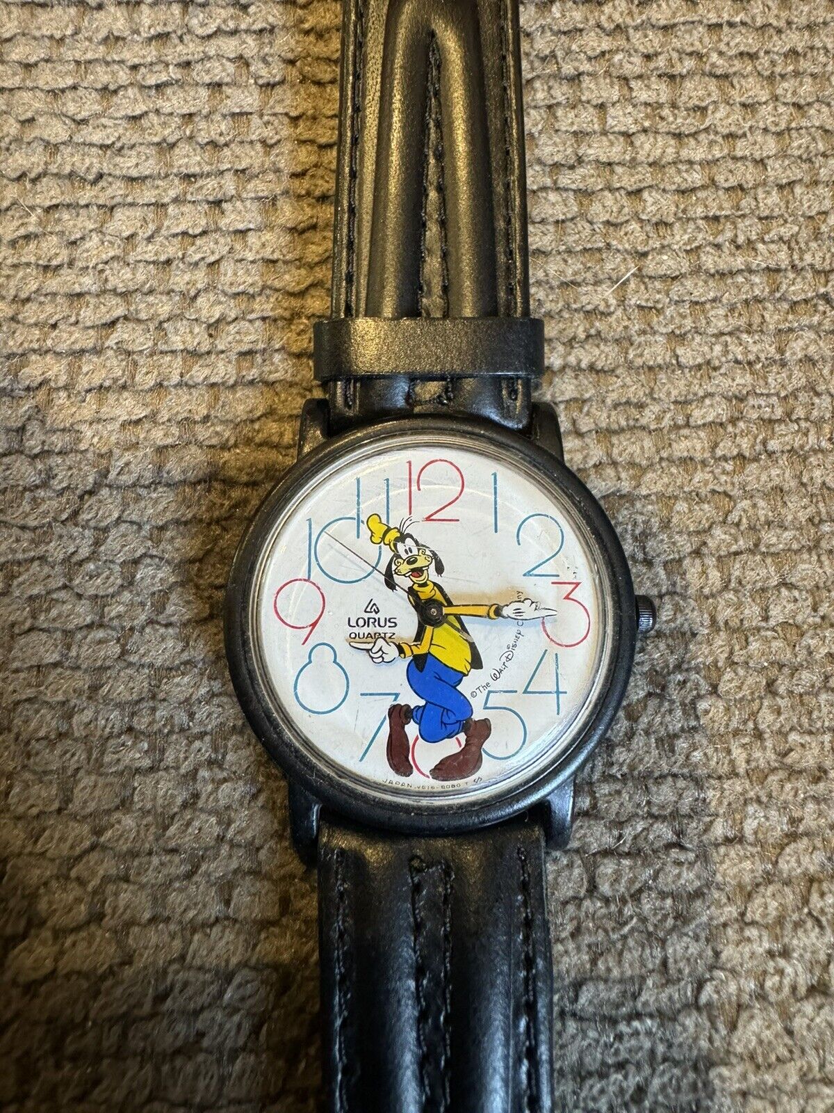 1990s Lorus by Seiko Goofy Disney Watch for Black Case White Dial, slightly used