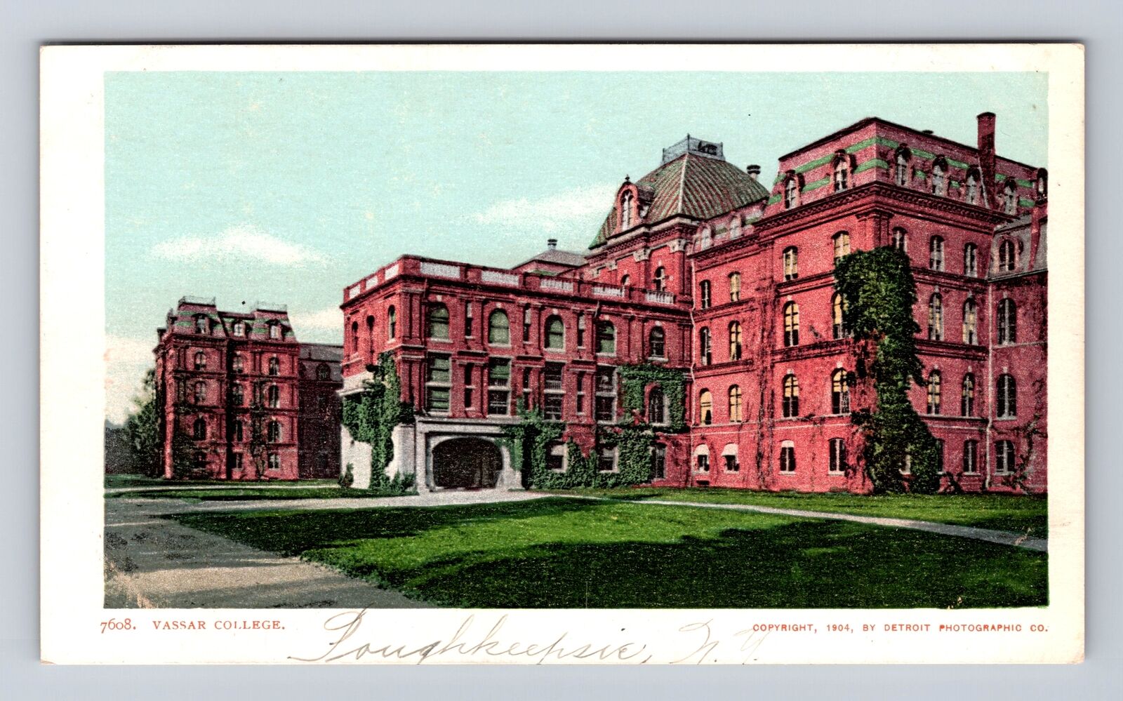 Poughkeepsie NY-New York, Vassar College, Main Building, Vintage Postcard