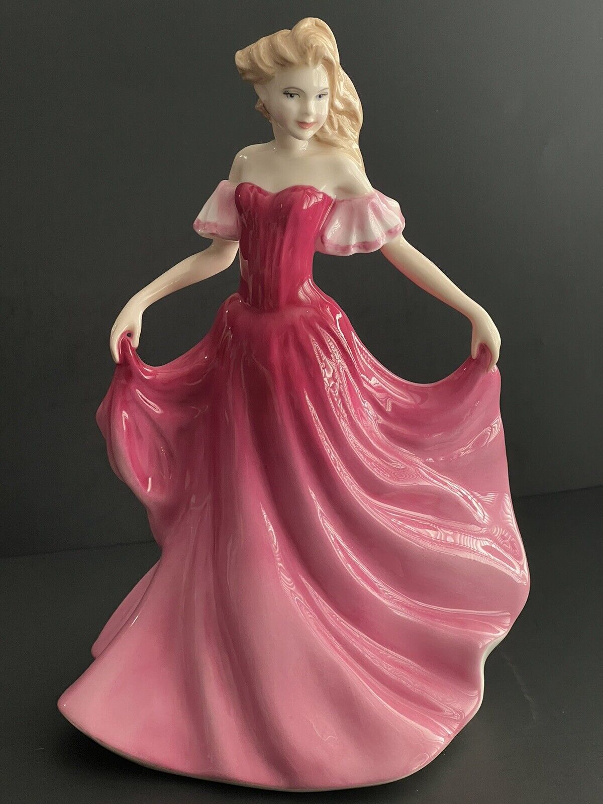 Beautiful Royal Doulton Figurine Emma / 1997 Lady Statue /  HN3714. Signed.