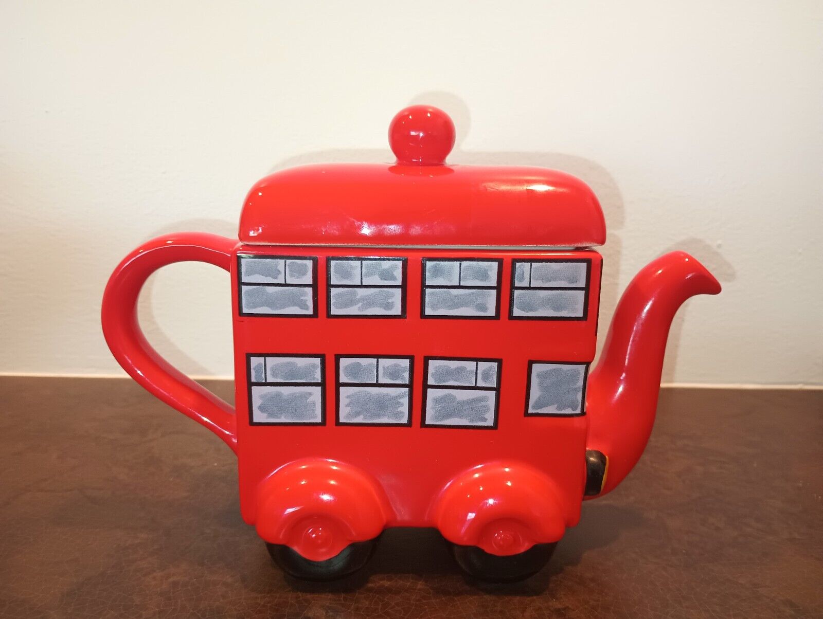 VINTAGE PRICE KENSINGTON POTTERIES - MADE IN ENGLAND - RED LONDON BUS TEAPOT