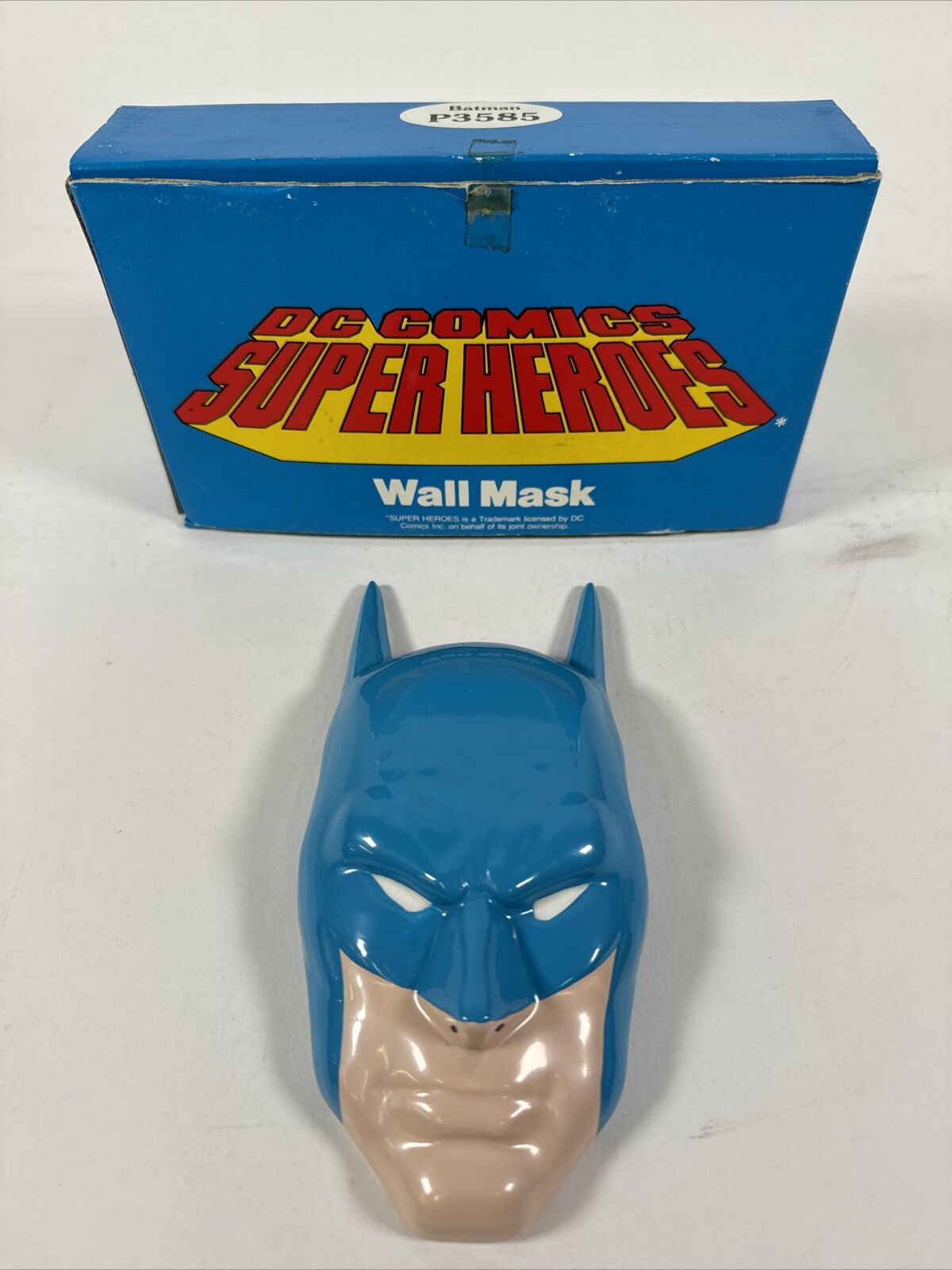 Batman Wall Mask Face by Presents P3585 1989 Hamilton Gifts DC Comics Vintage