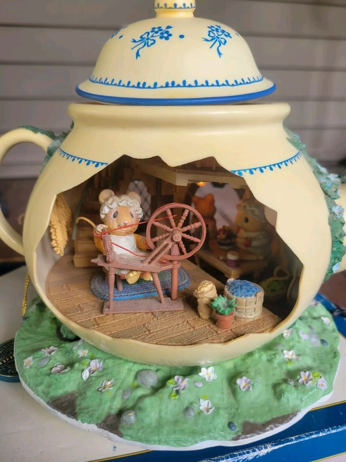 Enesco teapot bungalow musical mise 