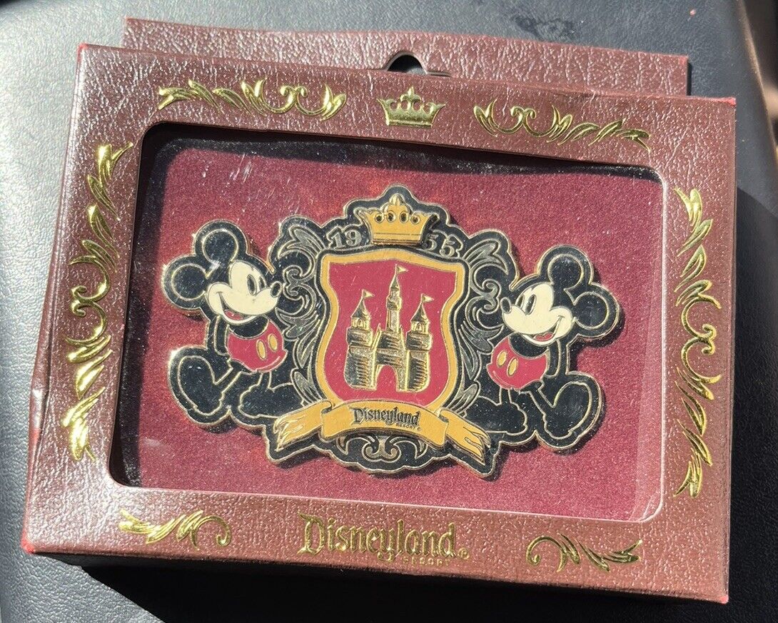 JUMBO RARE DISNEY PIN 2007 1955 Disneyland GOLDEN CASTLE Crest Mickey